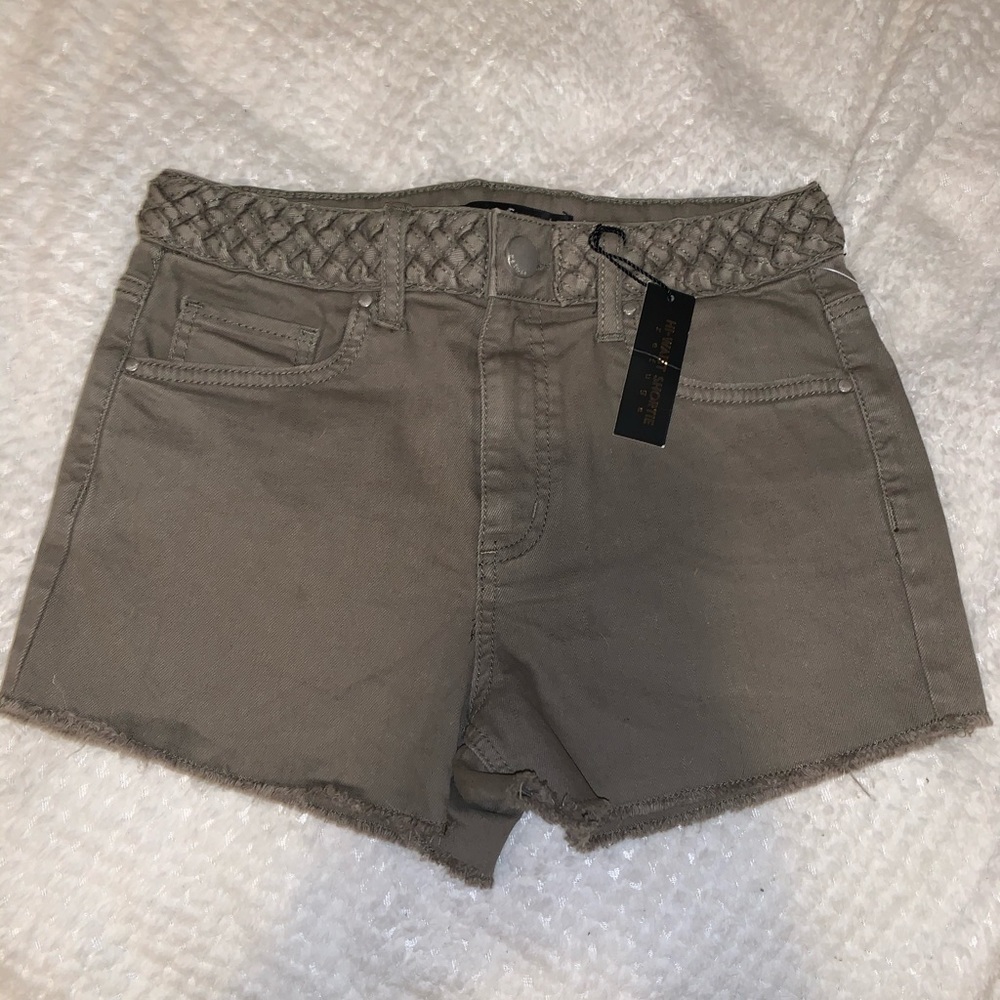 Refuge army green shorts